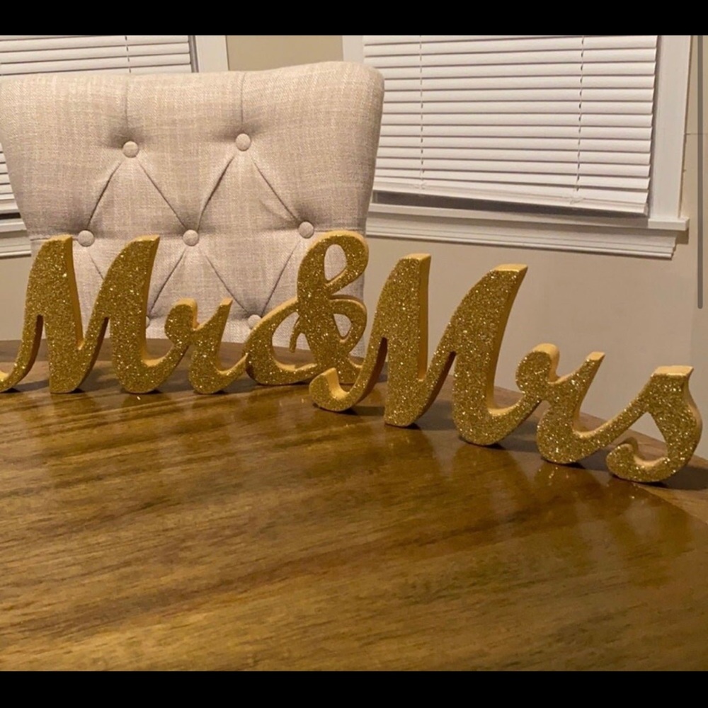 Gold Glitter Mr & Mrs Sign